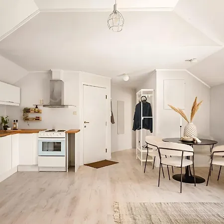 Modern In Charming Area * Μπέργκεν