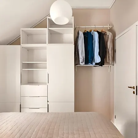 Modern In Charming Area Lägenhet *